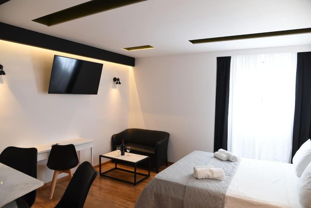 Syntagma Square, 30Sqm Nikis Luxurious Studio Athena Bagian luar foto