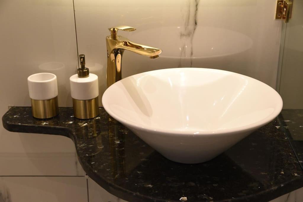 Syntagma Square, 30Sqm Nikis Luxurious Studio Athena Bagian luar foto